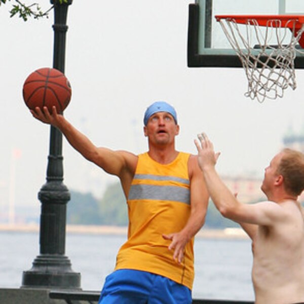 Woody Harrelson from Stars Playing Basketball E! News